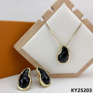 Gold tone jewelry set, Gold black